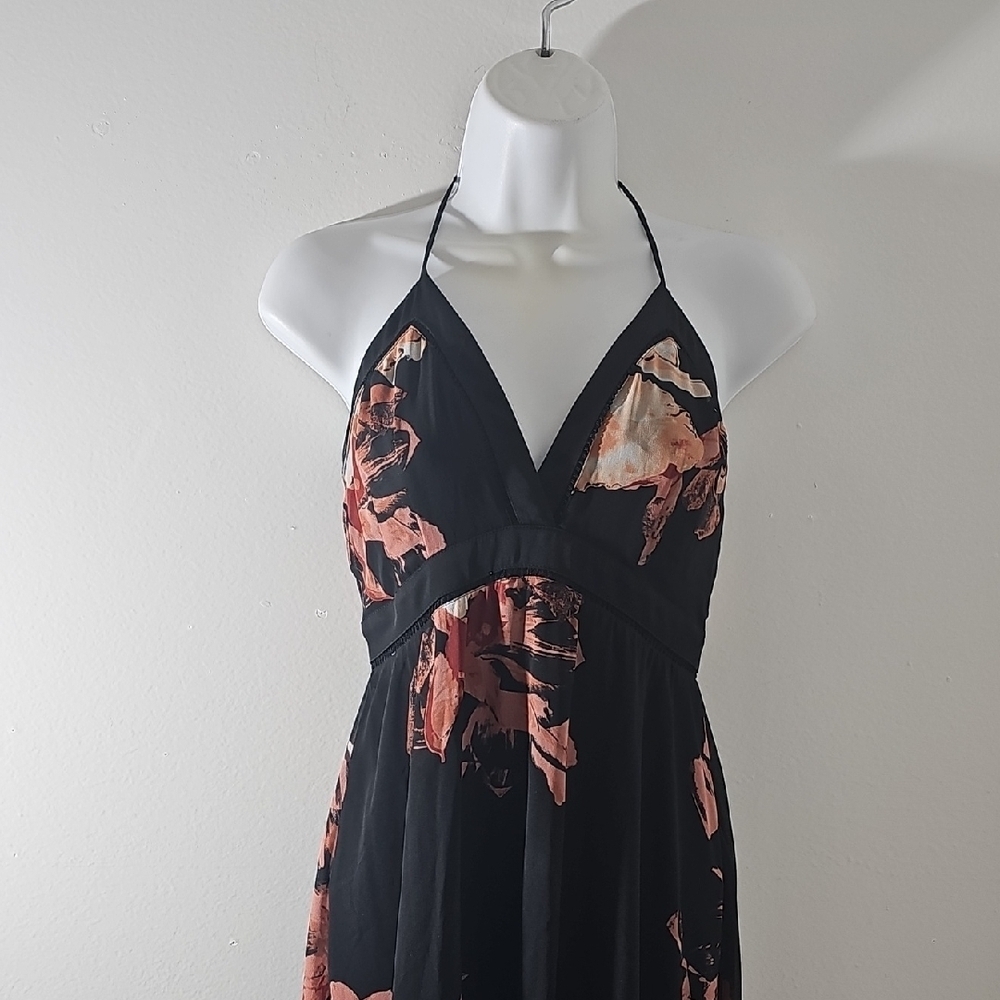 Black and Coral Halter Dress. White‎ House Black Market Size 0 Hi/lo. Flowy